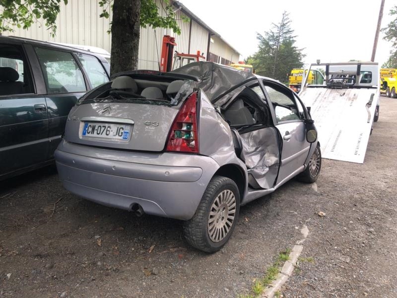 Vitre avant droit