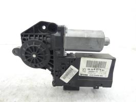 Moteur leve vitre avant droit