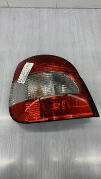 Fanale posteriore principale sinistro (luci)