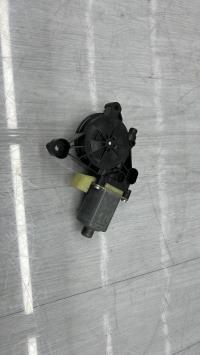 Moteur leve vitre avant droit