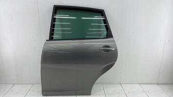 Puerta trasera izquierda