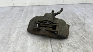 Etrier avant gauche (freinage)