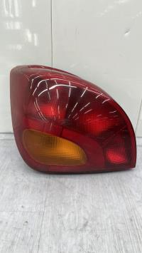 Fanale posteriore principale sinistro (luci)