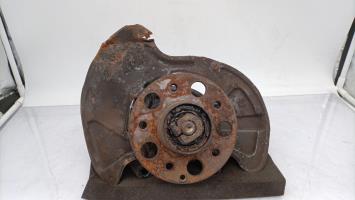 Fusee avant gauche