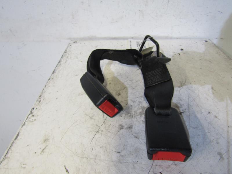 Attache ceinture arriere droit