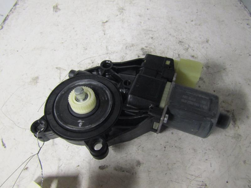 Leve vitre electrique avant droit