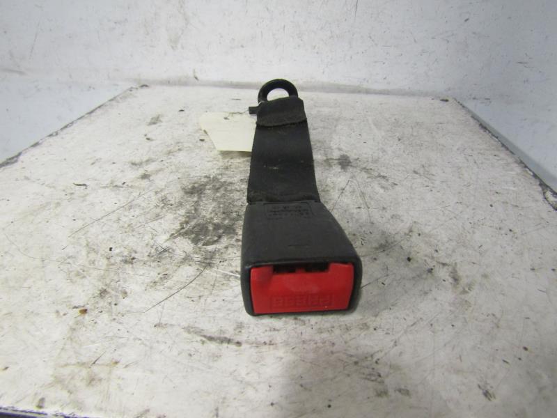 Attache ceinture arriere gauche