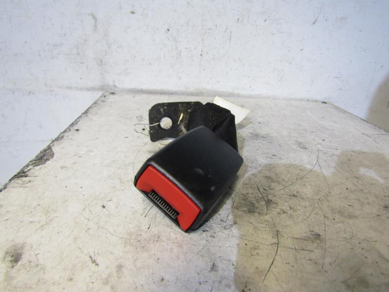 Attache ceinture arriere gauche