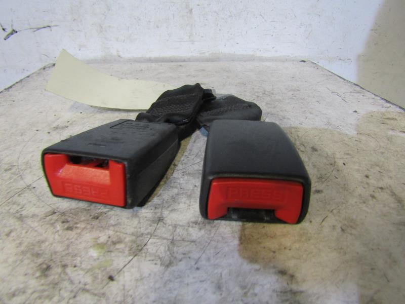 Attache ceinture arriere gauche