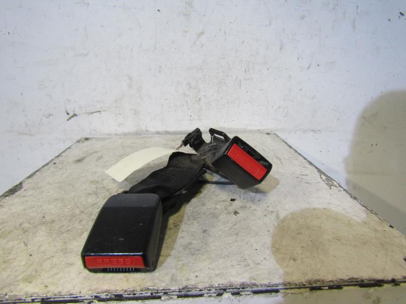 Attache ceinture arriere gauche
