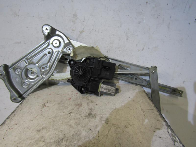 Leve vitre electrique avant droit