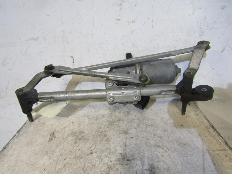 Moteur essuie glace avant