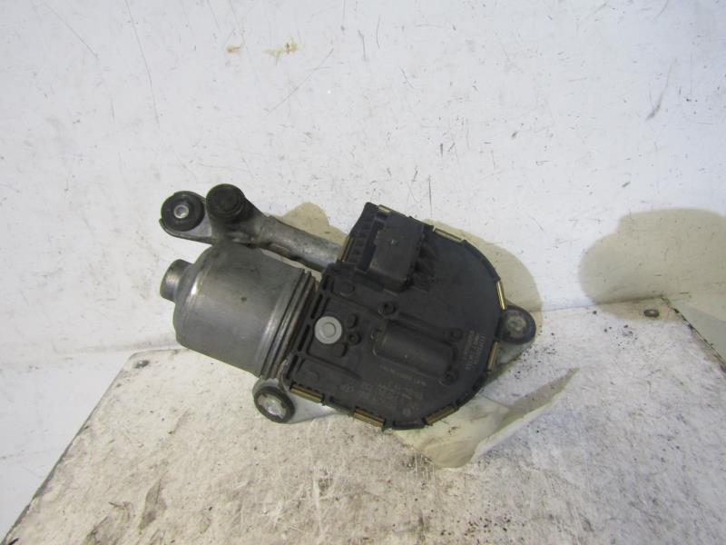 Moteur essuie glace avant droit