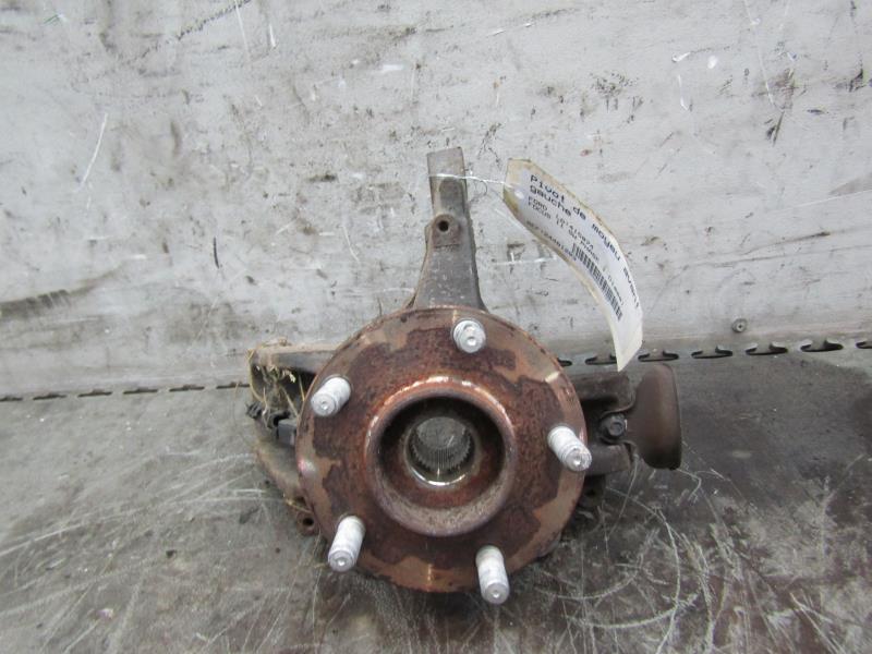Pivot de moyeu avant gauche