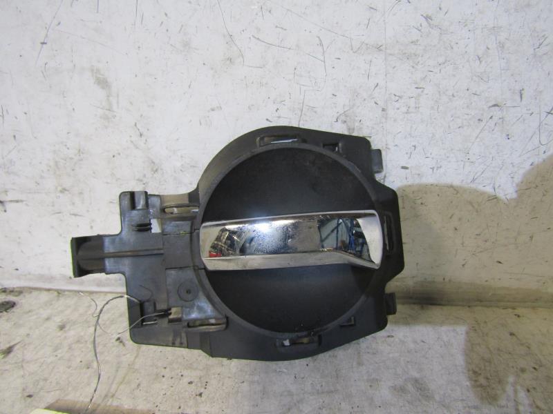 Poignee interieur avant droit