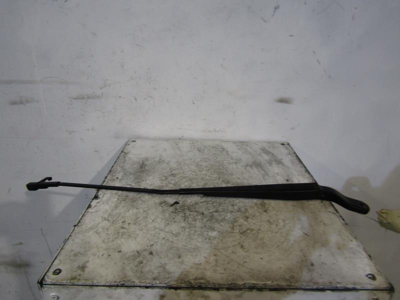 Bras essuie glace avant droit