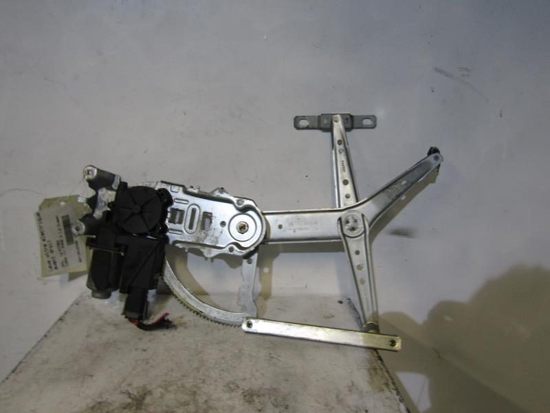 Leve vitre electrique avant droit