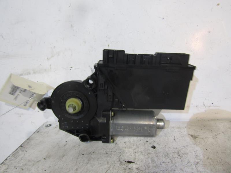 Moteur leve vitre avant gauche