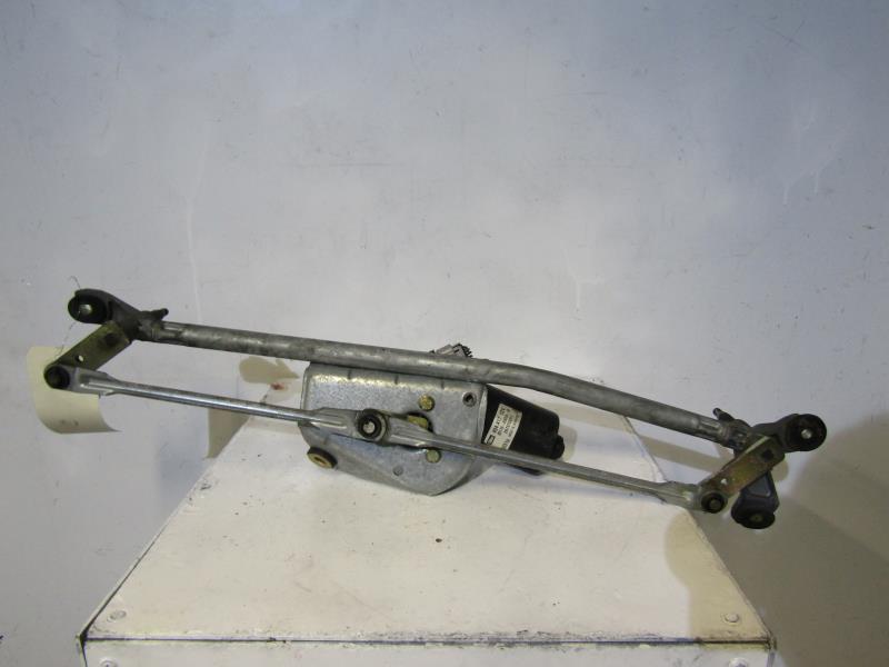 Moteur essuie glace avant