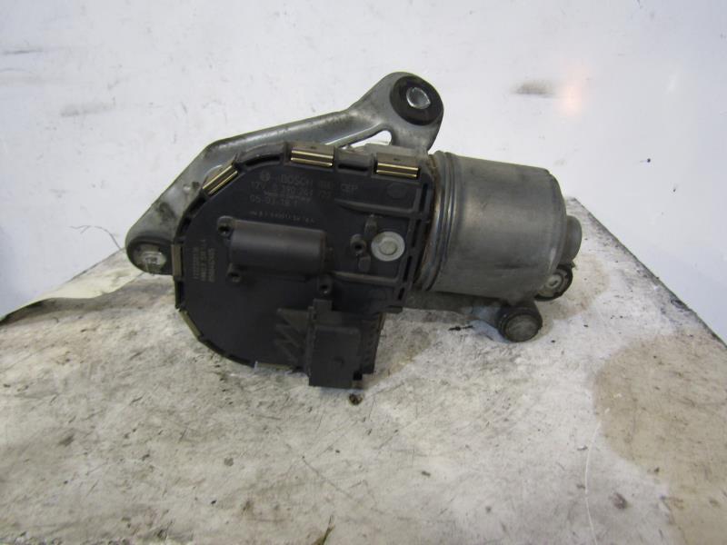 Moteur essuie glace avant droit