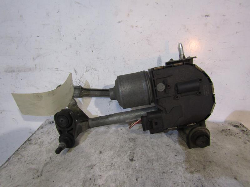 Moteur essuie glace avant droit