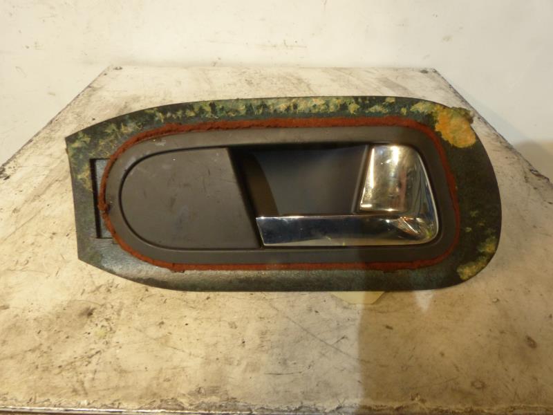 Poignee interieur avant droit