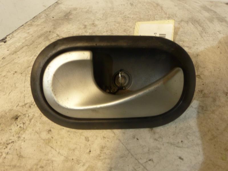 Poignee interieur avant gauche