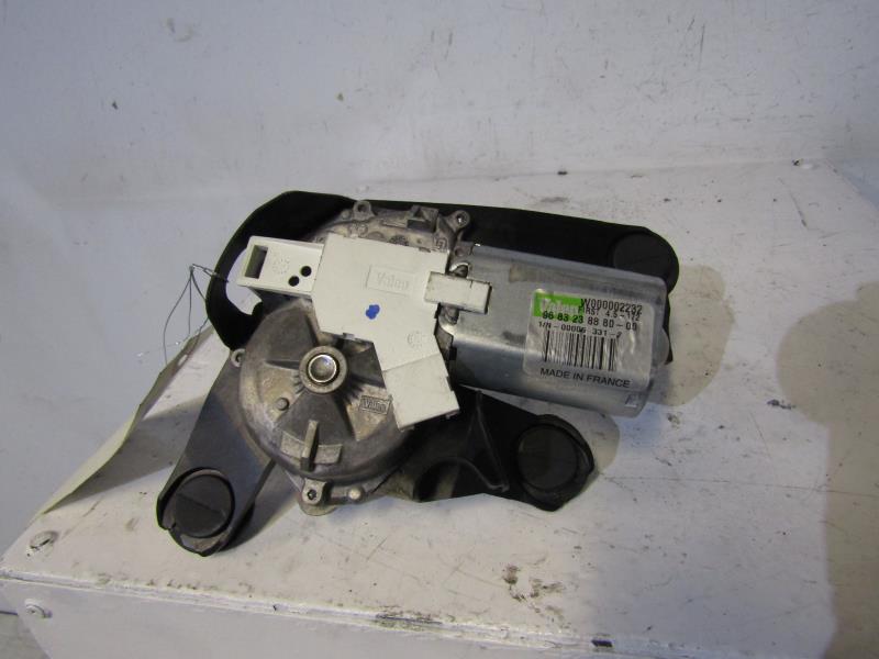 Moteur essuie glace arriere
