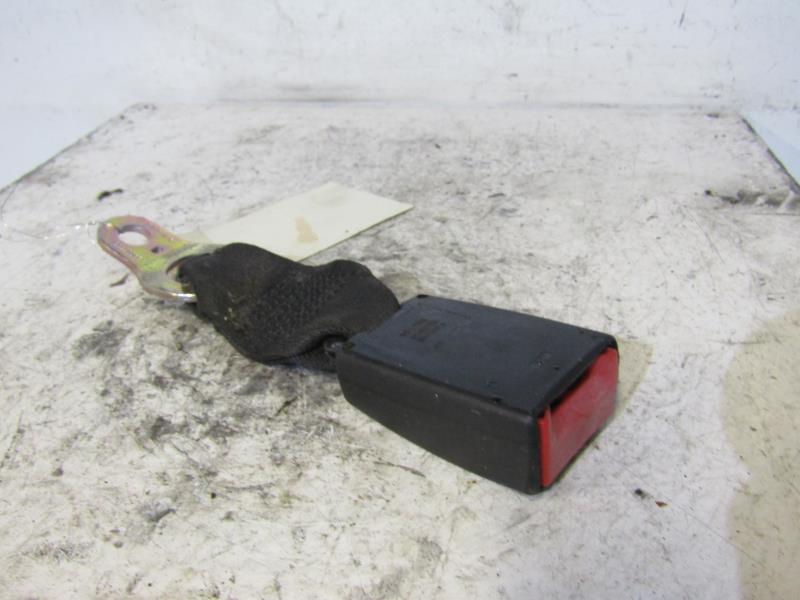 Attache ceinture arriere gauche