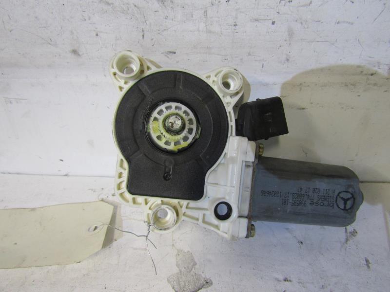 Leve vitre electrique avant droit