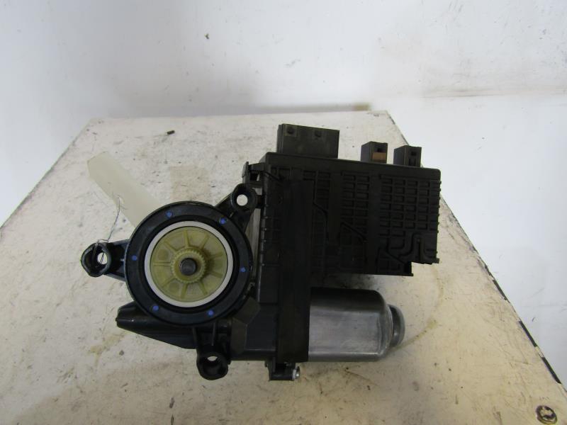 Leve vitre electrique avant droit