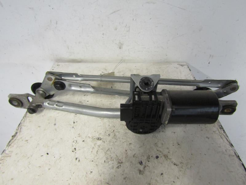 Moteur essuie glace avant