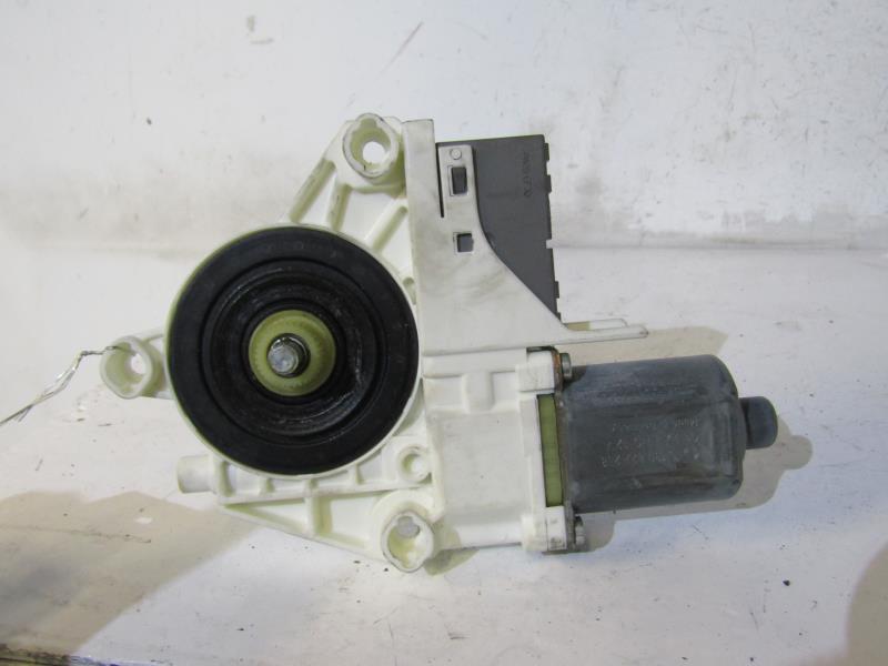Moteur leve vitre arriere droit