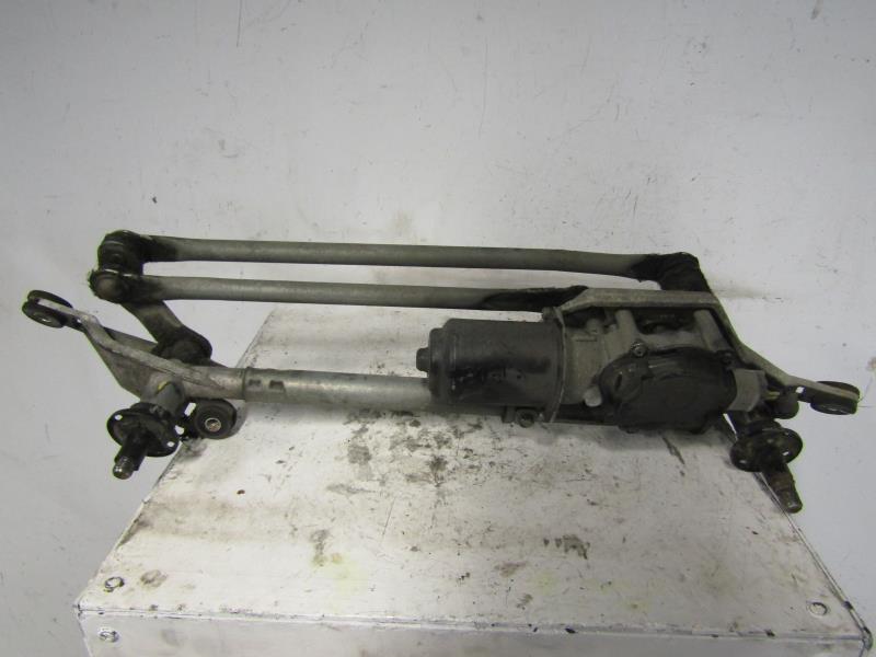 Moteur essuie glace avant