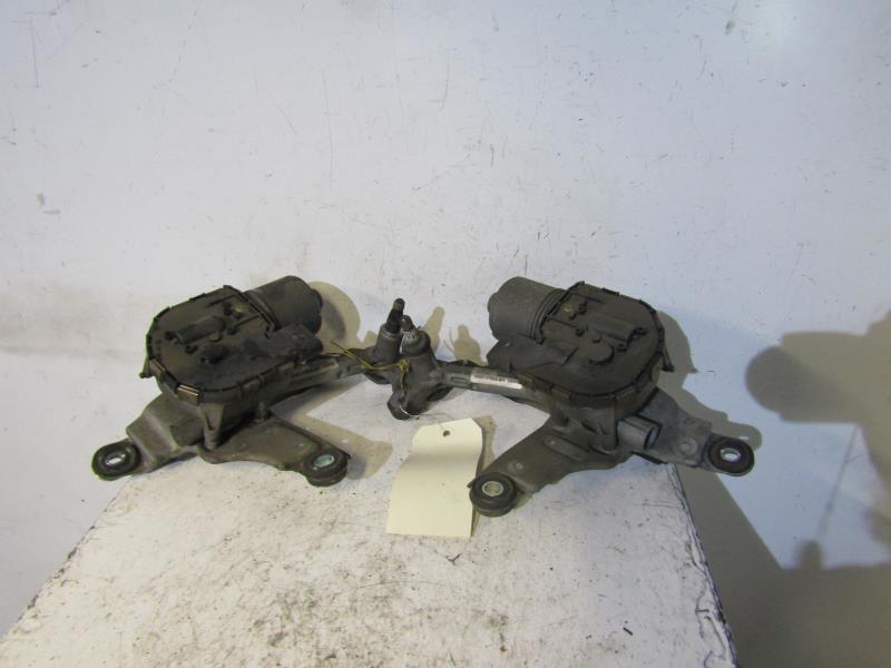 Moteur essuie glace avant droit