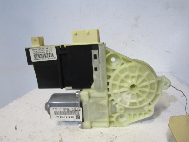 Moteur leve vitre avant droit