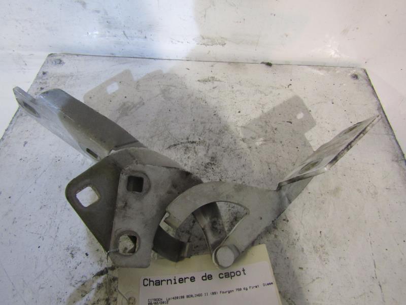 Charniere de capot