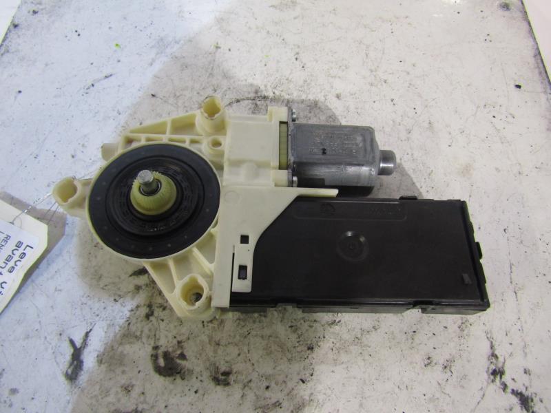 Moteur leve vitre avant droit