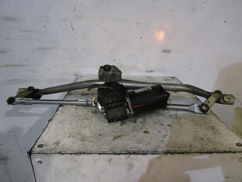 Moteur essuie glace avant