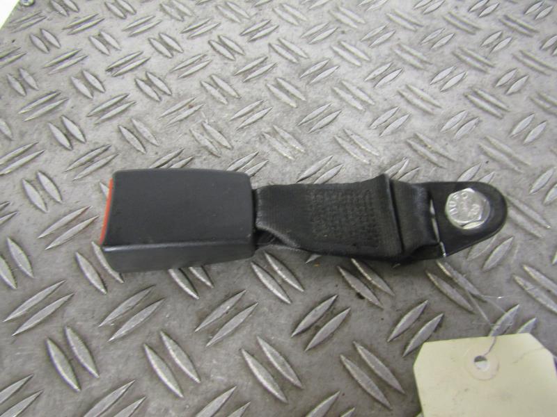 Attache ceinture arriere gauche