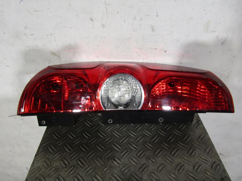 Fanale posteriore principale sinistro (luci)