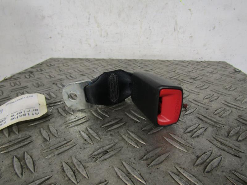 Attache ceinture arriere gauche