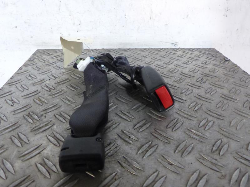 Attache ceinture arriere gauche
