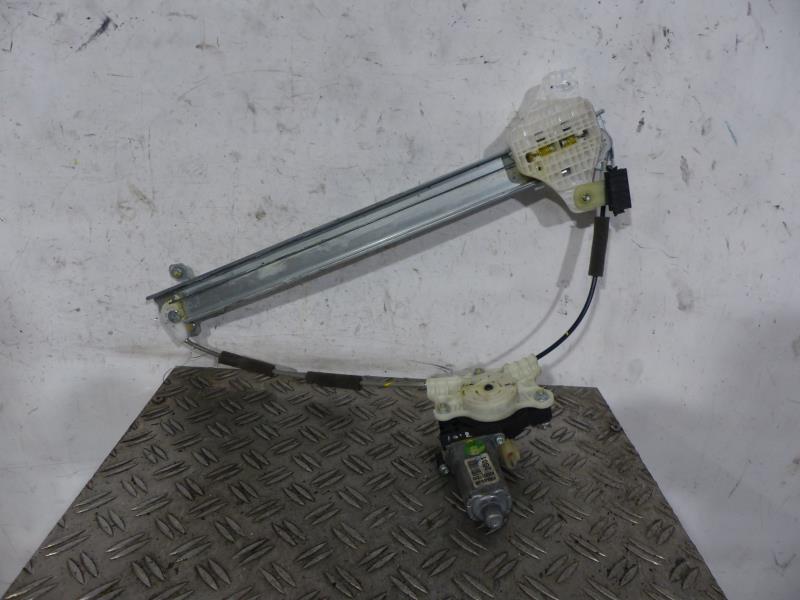 Leve vitre electrique avant droit