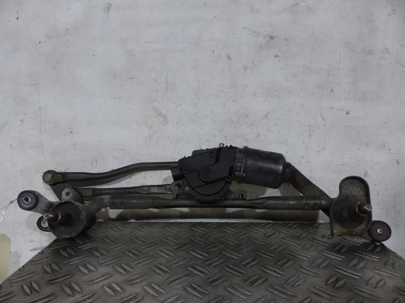 Moteur essuie glace avant