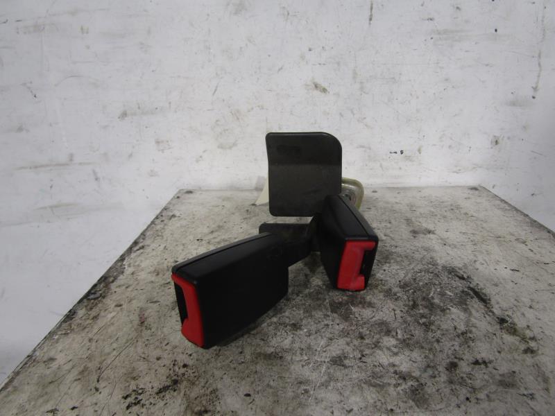 Attache ceinture arriere gauche