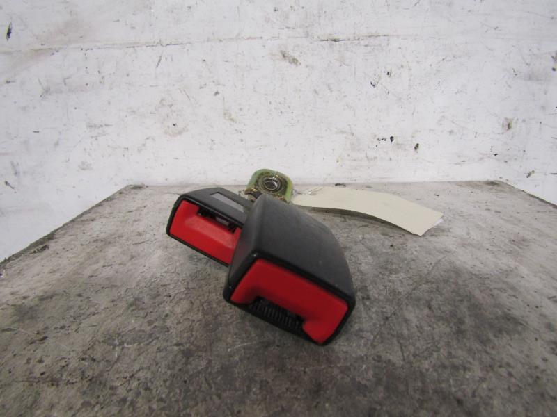 Attache ceinture arriere gauche