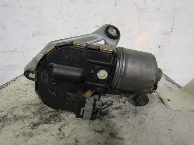 Moteur essuie glace avant droit
