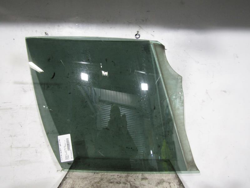 Vitre avant gauche