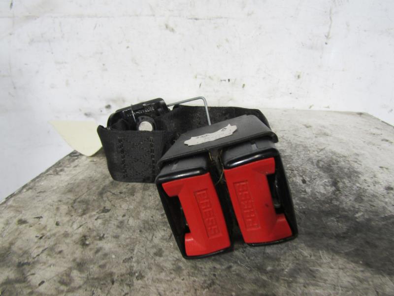 Attache ceinture arriere gauche
